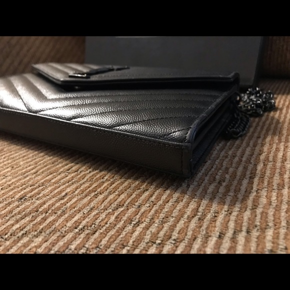 Black YSL Wallet On Chain - Picture 4 of 8